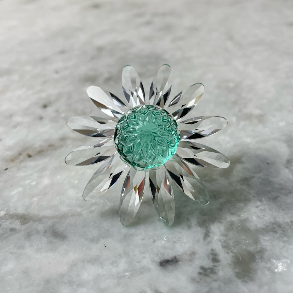 NIB Swarovski SCS Renewal Member Gift Green Marguerite 2001